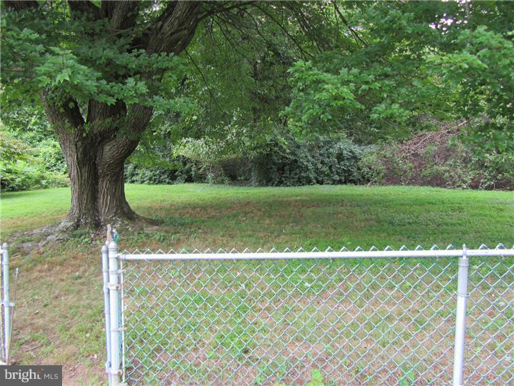 8014 Hammond Road Cheltenham, PA 19012 - Photo 25 of 25 Back Yard