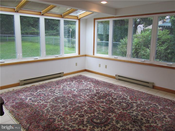 8014 Hammond Road Cheltenham, PA 19012 - Photo 5 of 25 Family Room