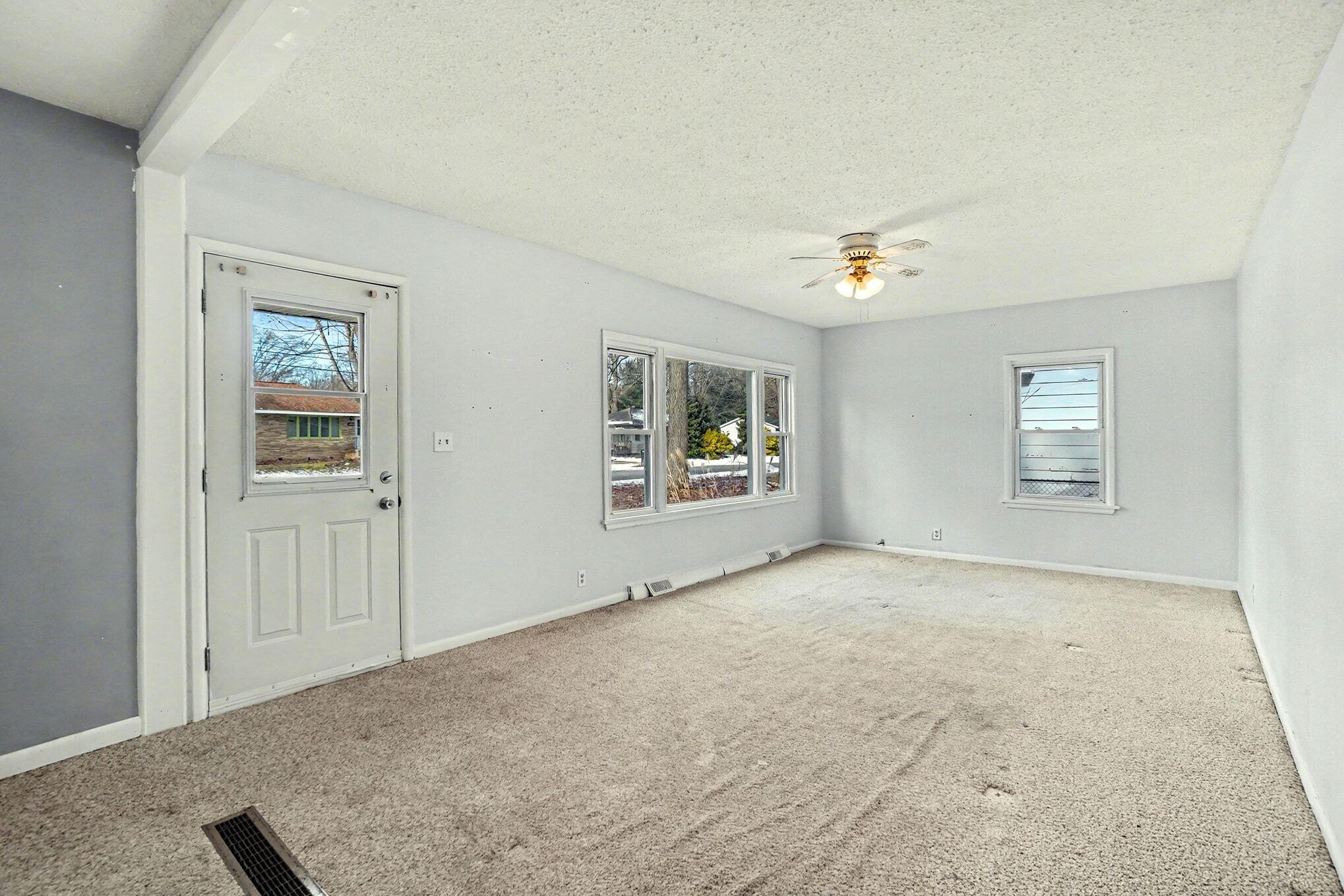 1504 Sunview Street Muskegon, MI 49445 - Photo 11 of 27 020_file_1676