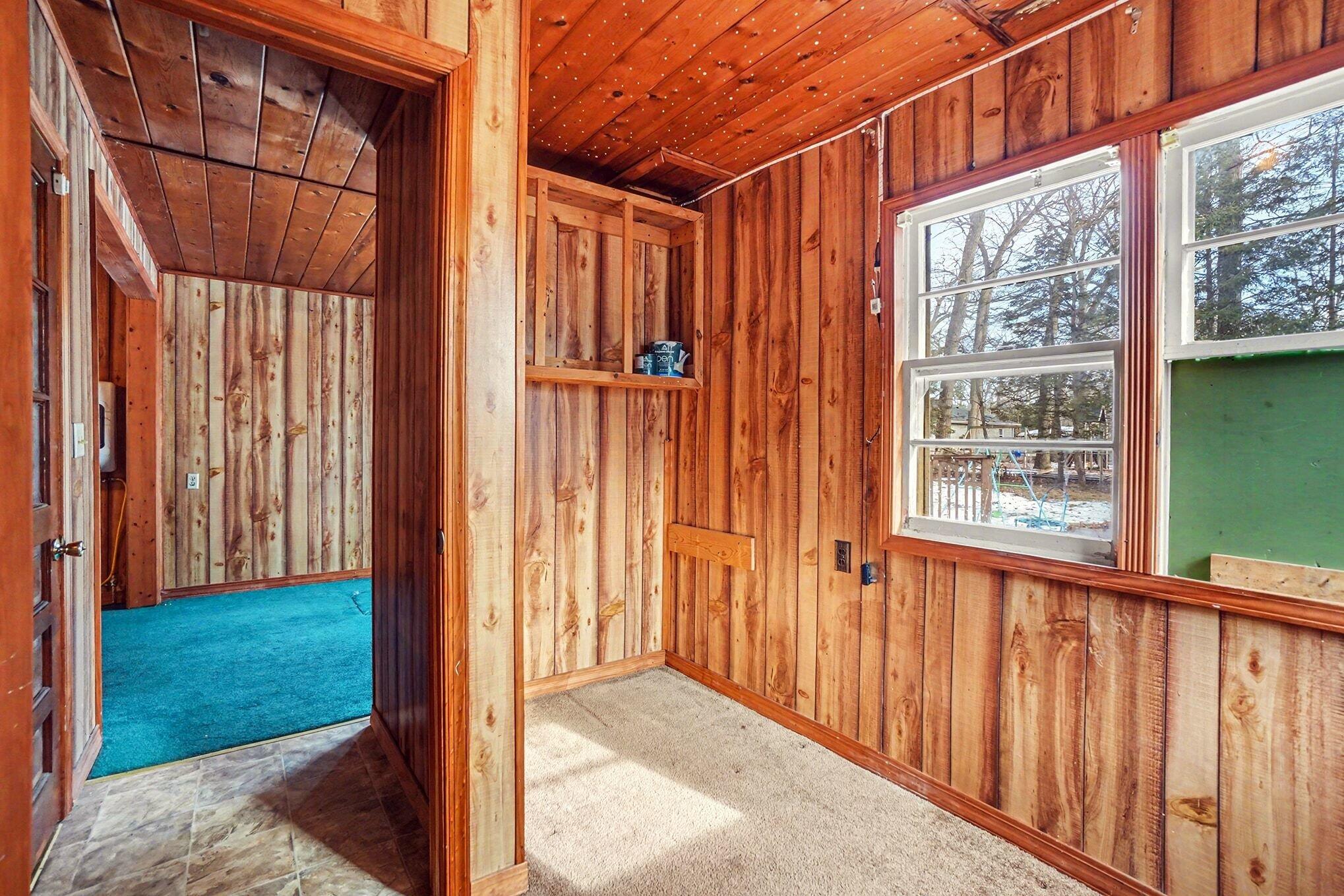 1504 Sunview Street Muskegon, MI 49445 - Photo 18 of 27 015_file_1042