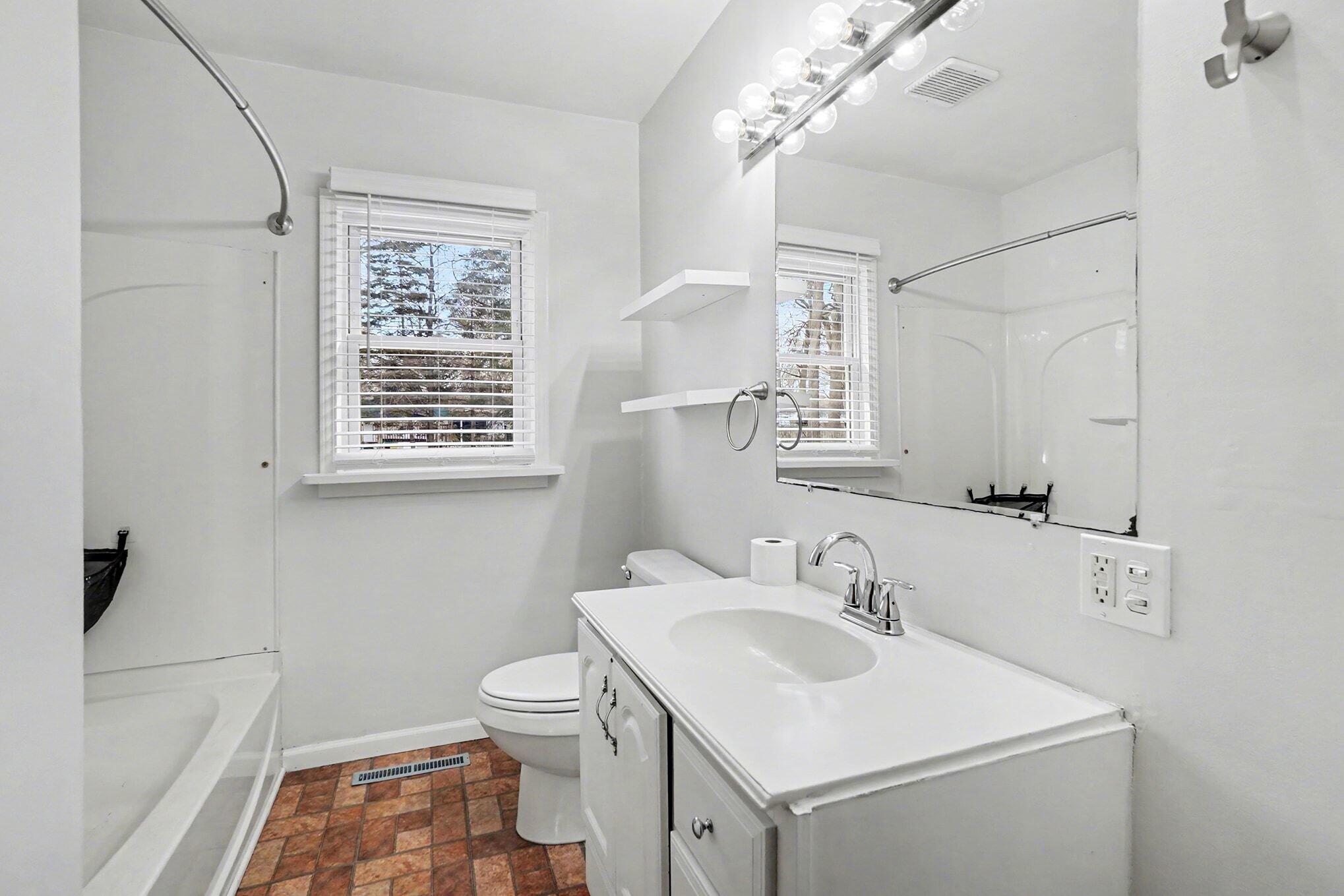 1504 Sunview Street Muskegon, MI 49445 - Photo 24 of 27 022_file_3476