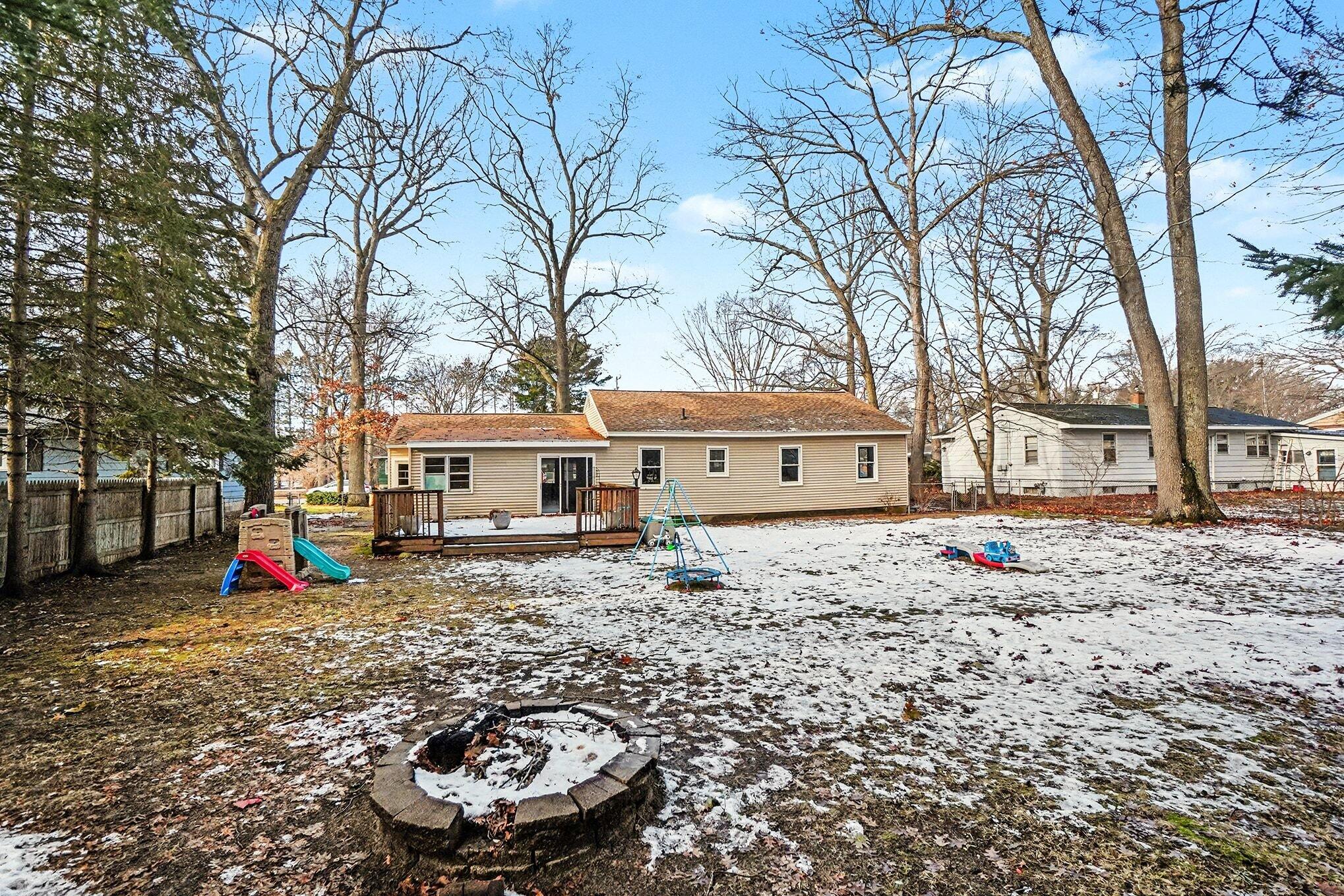 1504 Sunview Street Muskegon, MI 49445 - Photo 26 of 27 010_file_5209