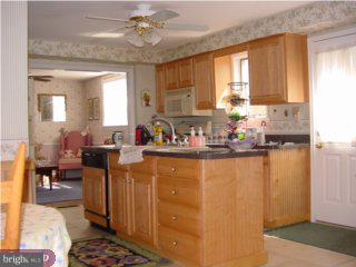 1239 Huntingdon Road Abington, PA 19001 - Photo 3 of 6