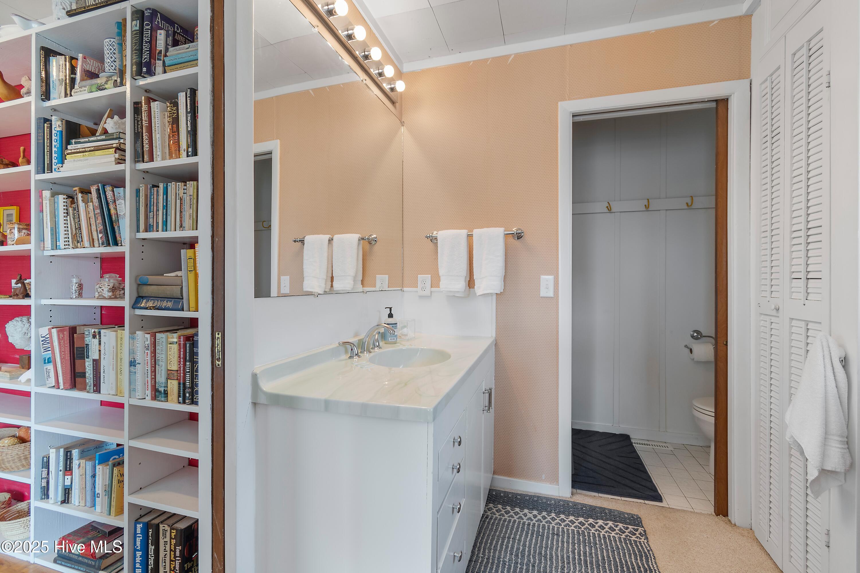 402 Dolphin Street Sunset Beach, NC 28468 - Photo 33 of 53 Shared Hall Bath