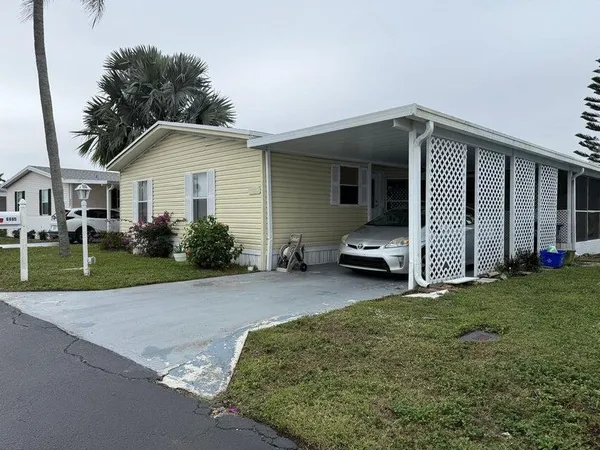 $99,000 | 6085 Seashore Drive, Atlantis, FL 33462