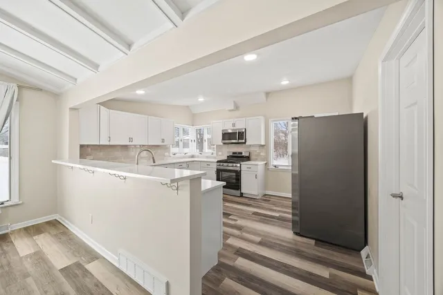 $2,700 | 246 Miller Avenue, DeKalb, IL 60115