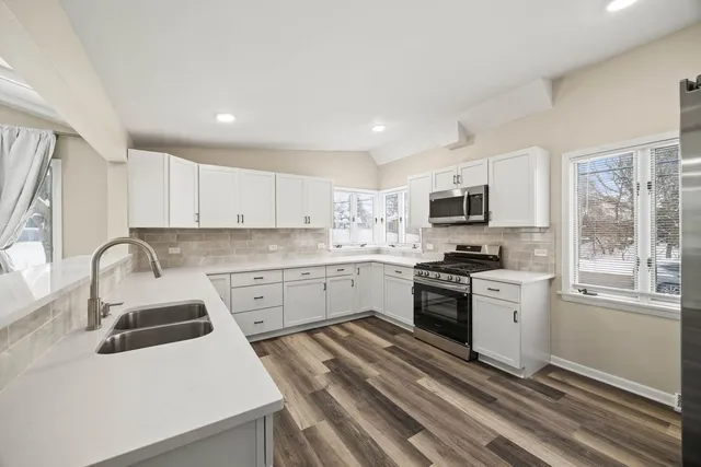 $2,700 | 246 Miller Avenue, DeKalb, IL 60115