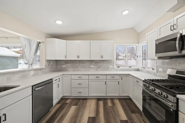 $2,700 | 246 Miller Avenue, DeKalb, IL 60115