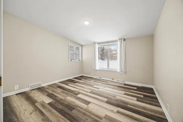 $2,700 | 246 Miller Avenue, DeKalb, IL 60115