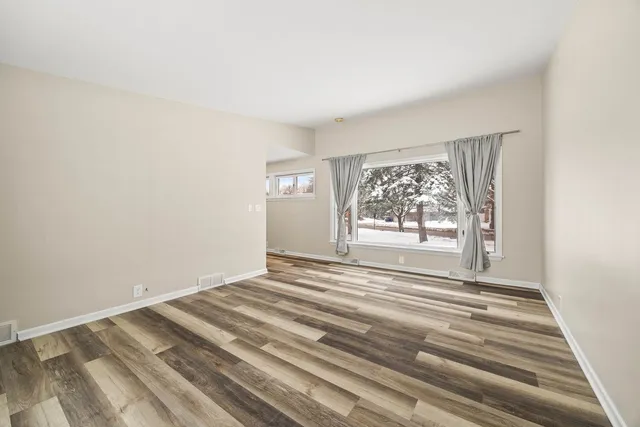 $2,700 | 246 Miller Avenue, DeKalb, IL 60115