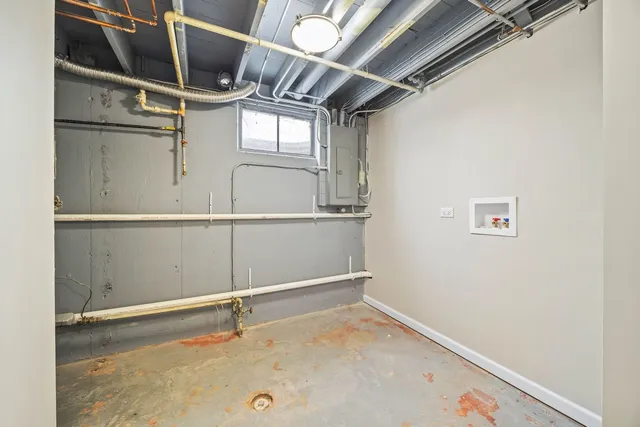 $2,700 | 246 Miller Avenue, DeKalb, IL 60115