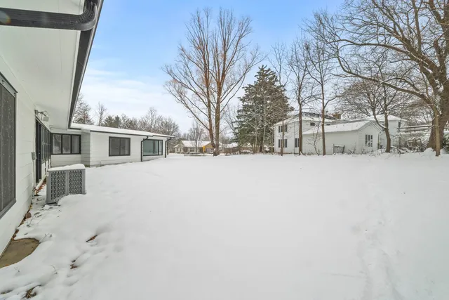 $2,700 | 246 Miller Avenue, DeKalb, IL 60115