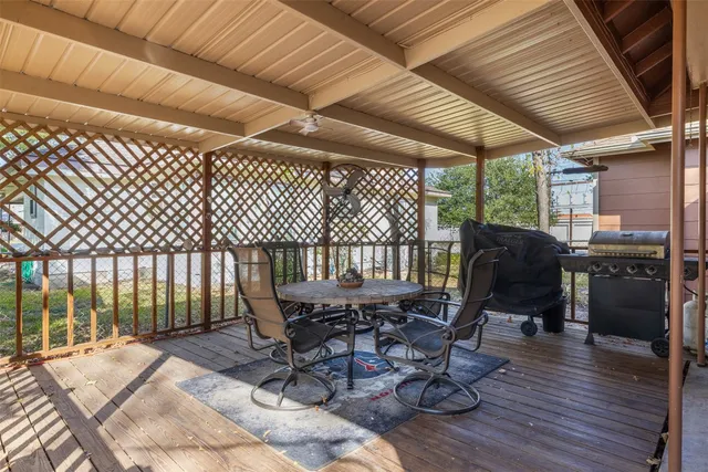 $207,000 | 751 North Burleson Street, Giddings, TX 78942