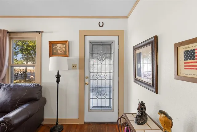 $207,000 | 751 North Burleson Street, Giddings, TX 78942