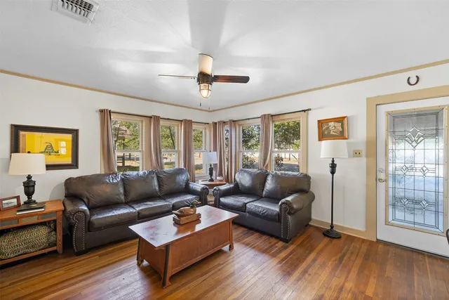 $207,000 | 751 North Burleson Street, Giddings, TX 78942