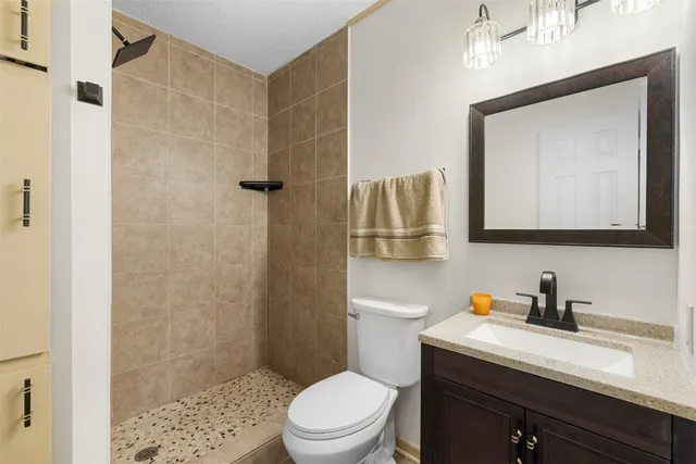 $207,000 | 751 North Burleson Street, Giddings, TX 78942