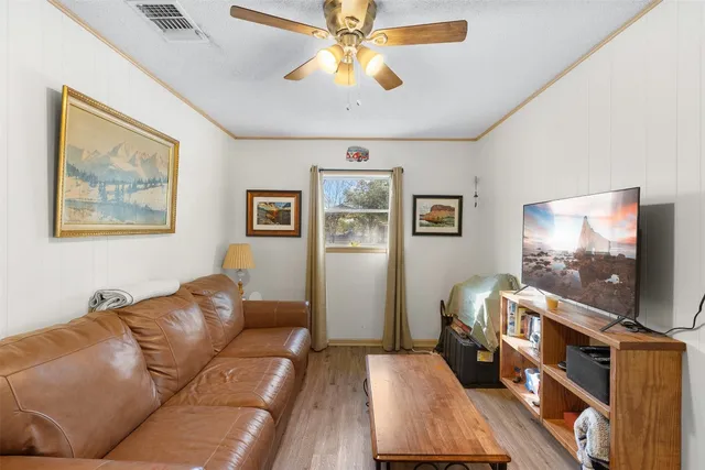 $207,000 | 751 North Burleson Street, Giddings, TX 78942