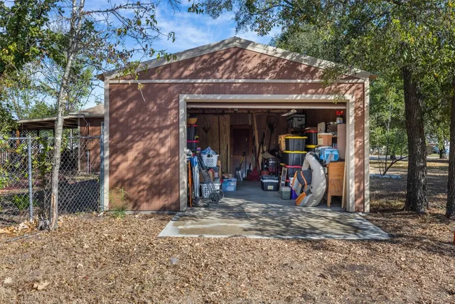 $207,000 | 751 North Burleson Street, Giddings, TX 78942