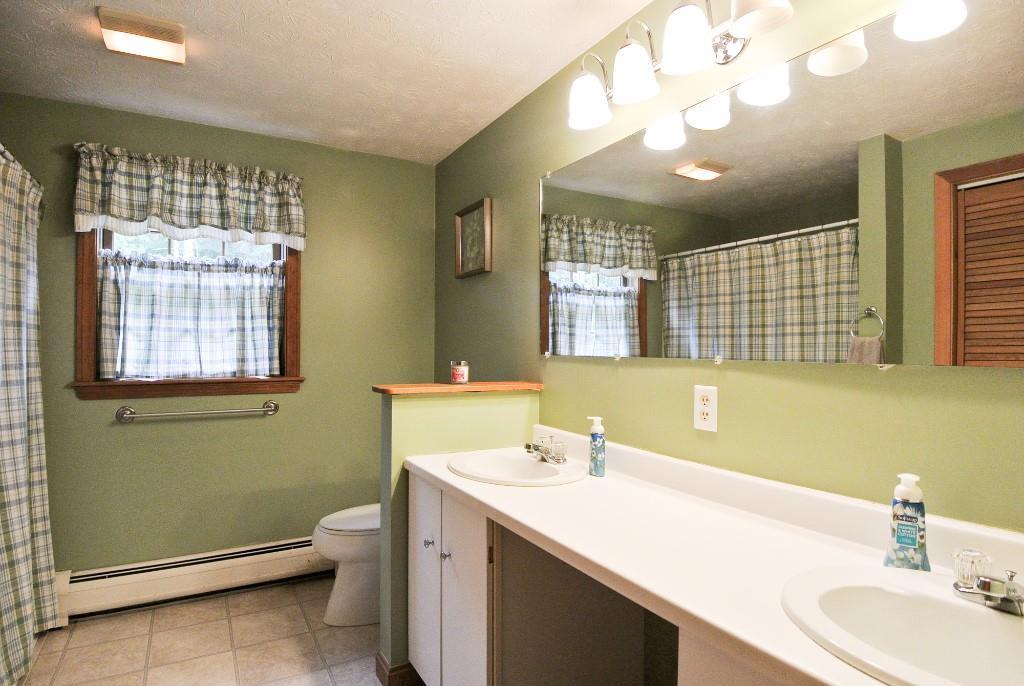 97 Grant Road Saco, ME 04072 - Photo 17 of 35 1st floor full bath