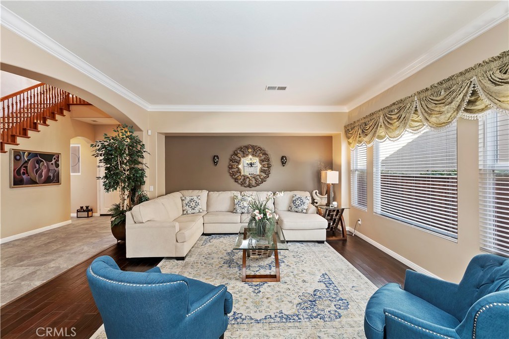 16696 South Peak Court Riverside, CA 92503 - Photo 11 of 61 Living Room