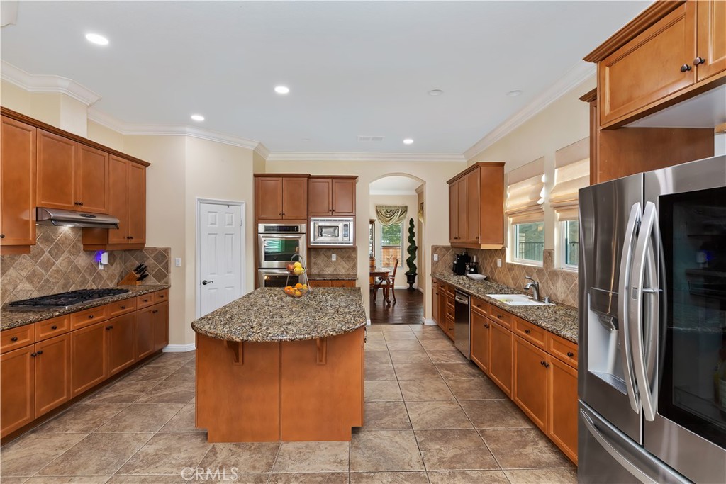 16696 South Peak Court Riverside, CA 92503 - Photo 16 of 61 Kitchen