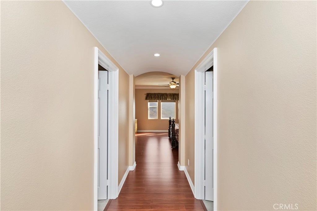 16696 South Peak Court Riverside, CA 92503 - Photo 34 of 61 Primary Hallway