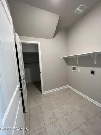 $2,600 | 213 Garden Oaks Avenue, Youngsville, LA 70592