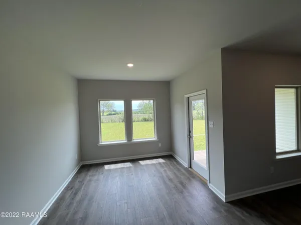 $2,600 | 213 Garden Oaks Avenue, Youngsville, LA 70592