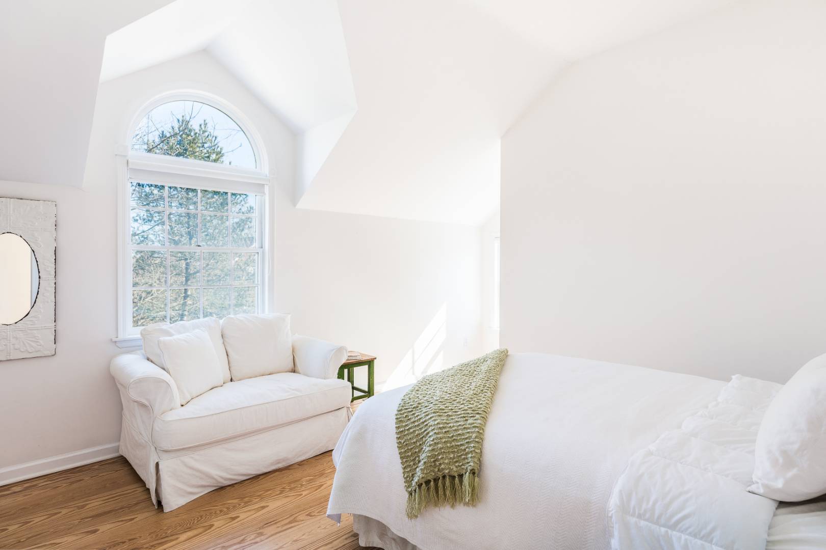 40 Williams Way Bridgehampton, NY 11932 - Photo 14 of 17 a living room with furniture and a window