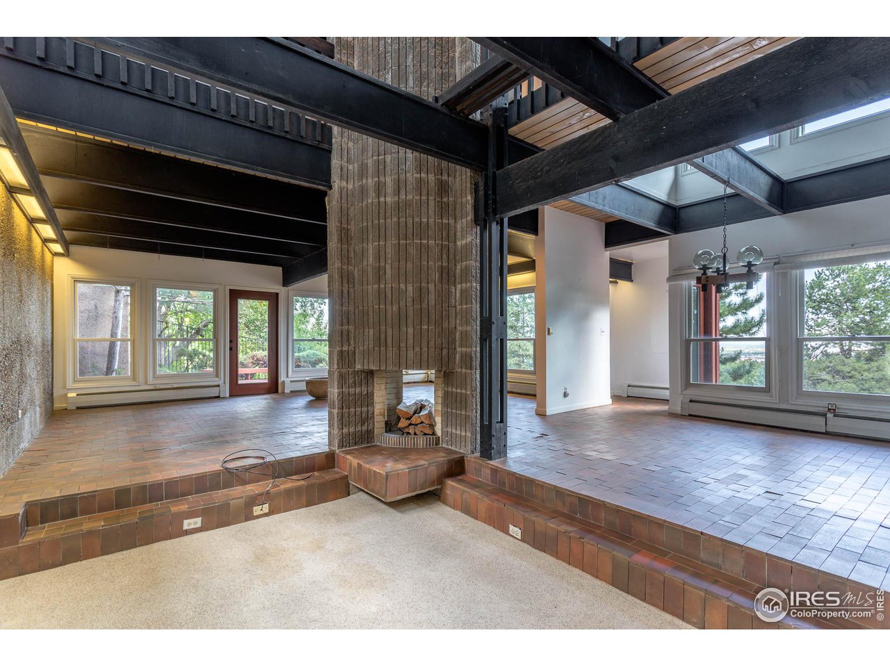 805 Circle Drive Boulder, CO 80302 - Photo 8 of 39 Central multi-sided fireplace