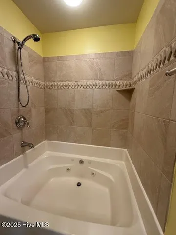 $2,250 | 6832 Main Street, Unit 226, Wilmington, NC 28405