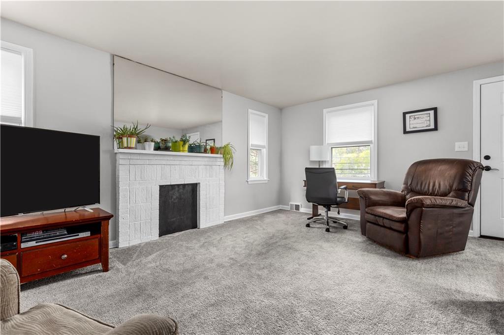 3370 Evergreen Road Pittsburgh, PA 15237 - Photo 5 of 22 Gallery Image 5