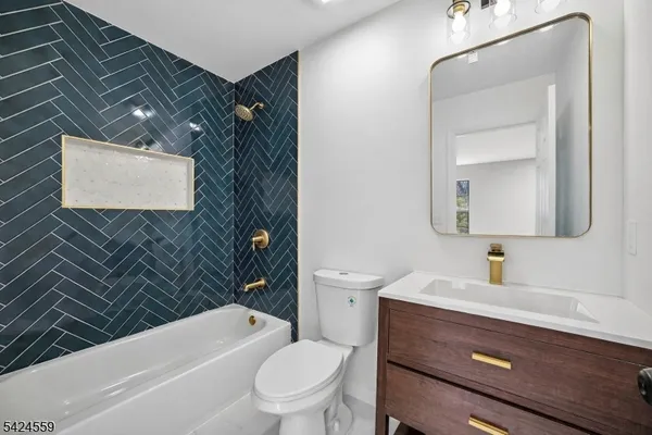 $449,900 | 3 Amy Court, Lebanon, NJ 08833