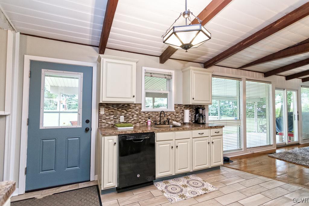 3936 East Hopewell Road Center Valley, PA 18034 - Photo 23 of 49 Gallery Image 23