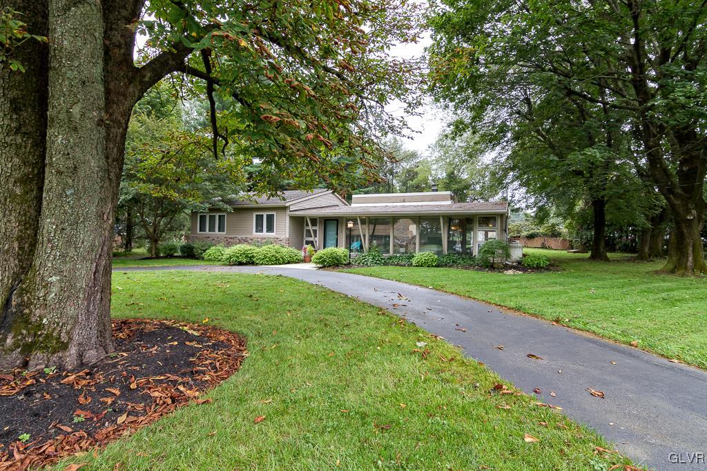 3936 East Hopewell Road Center Valley, PA 18034 - Photo 3 of 49 Gallery Image 3