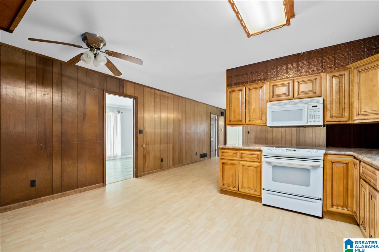 3743 Hilltop Road Southeast Bessemer, AL 35022 - Photo 10 of 29