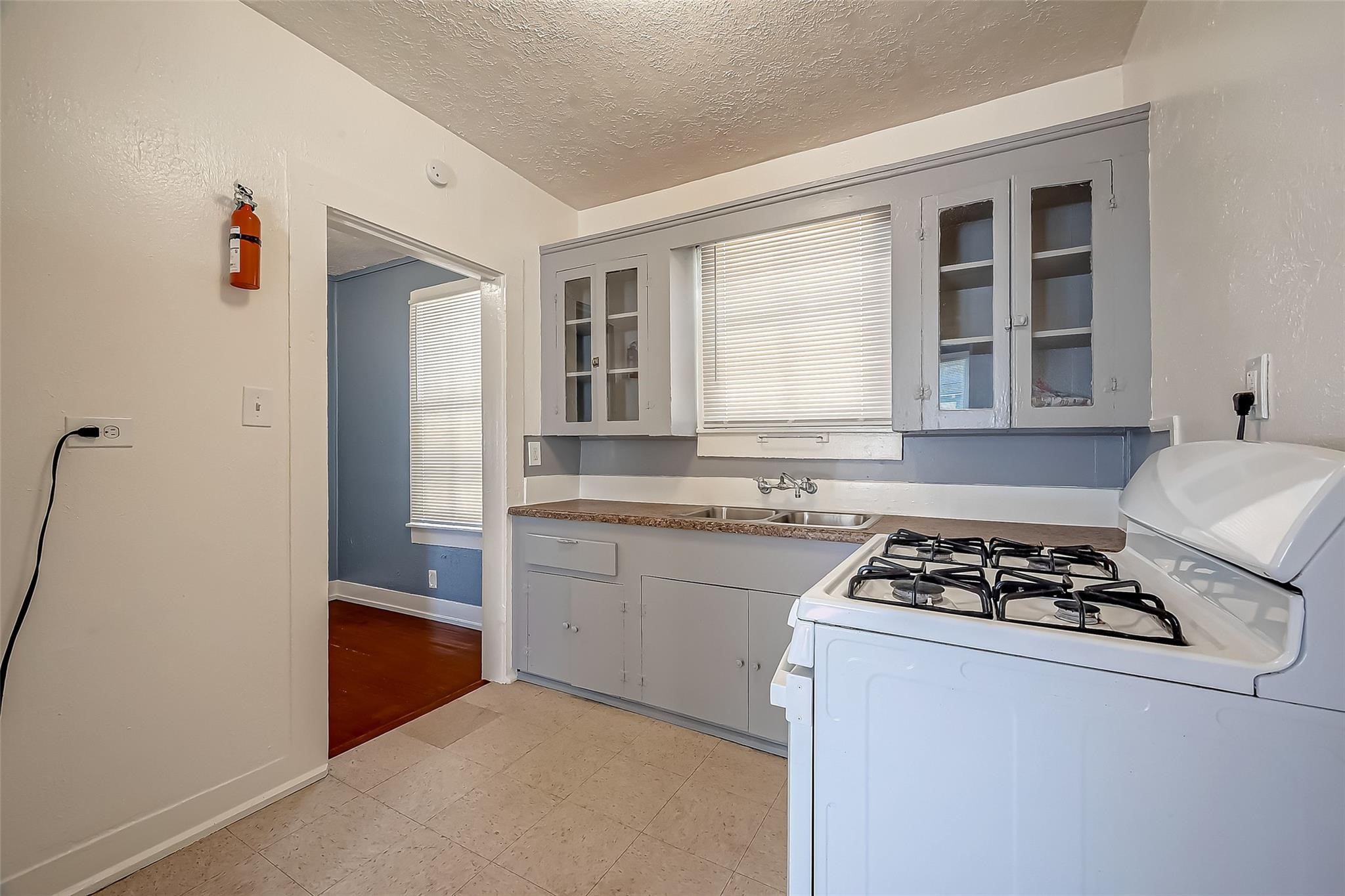 2611 Tierwester Street Houston, TX 77004 - Photo 8 of 20