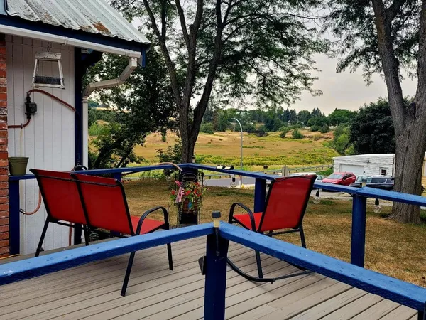 $245,000 | 230 Leslie Street, Tekoa, WA 99033