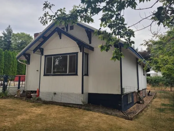 $245,000 | 230 Leslie Street, Tekoa, WA 99033