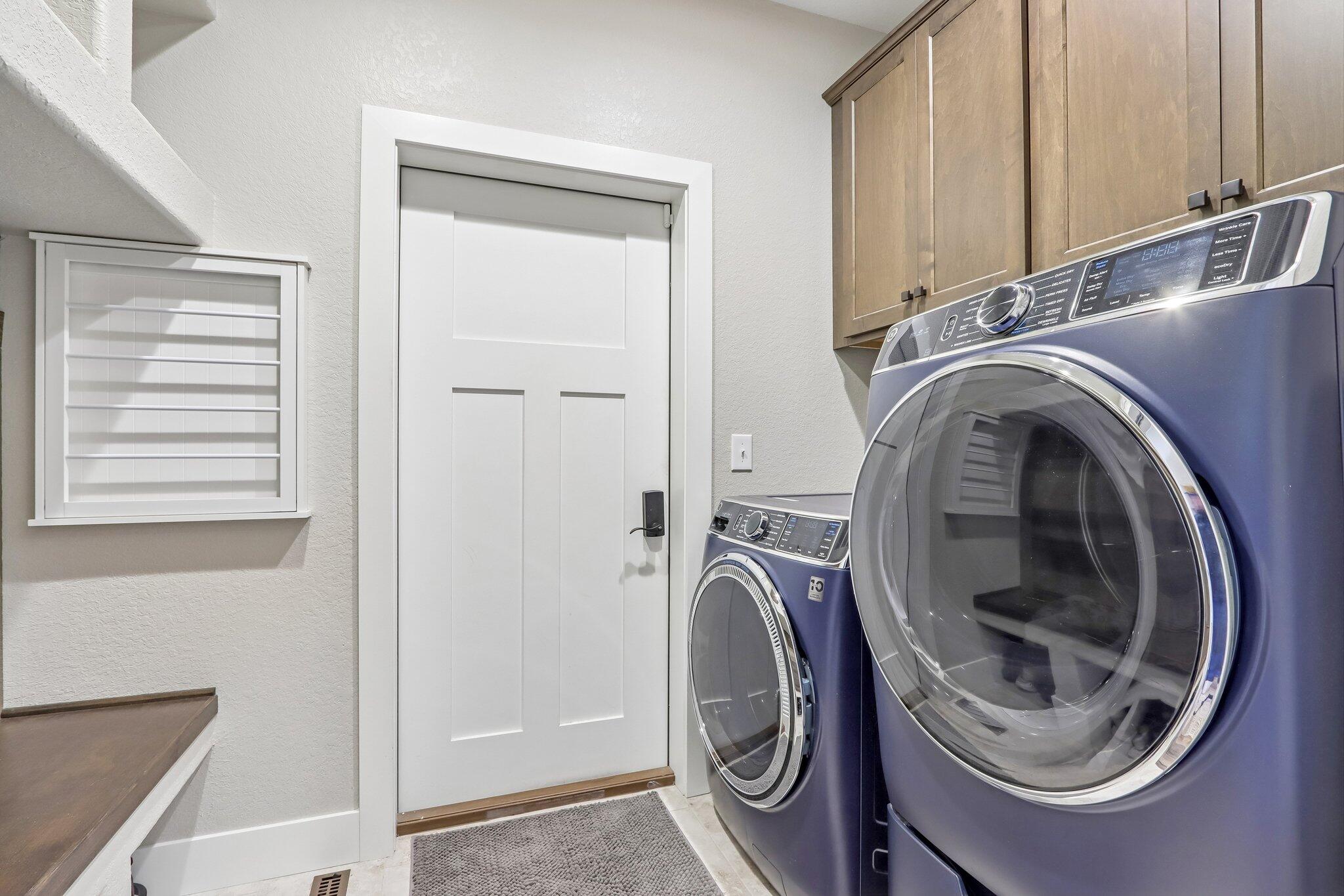 6745 Elderberry Road Caledonia, WI 53402 - Photo 17 of 30 Laundry Room
