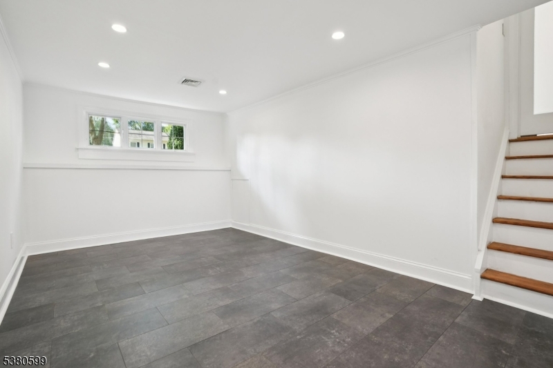 79 Townsend Drive Florham Park, NJ 07932 - Photo 14 of 20