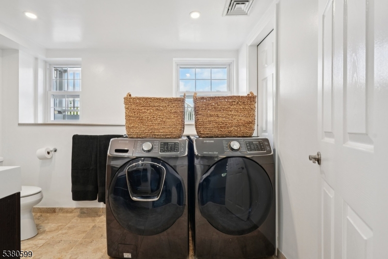 79 Townsend Drive Florham Park, NJ 07932 - Photo 17 of 20