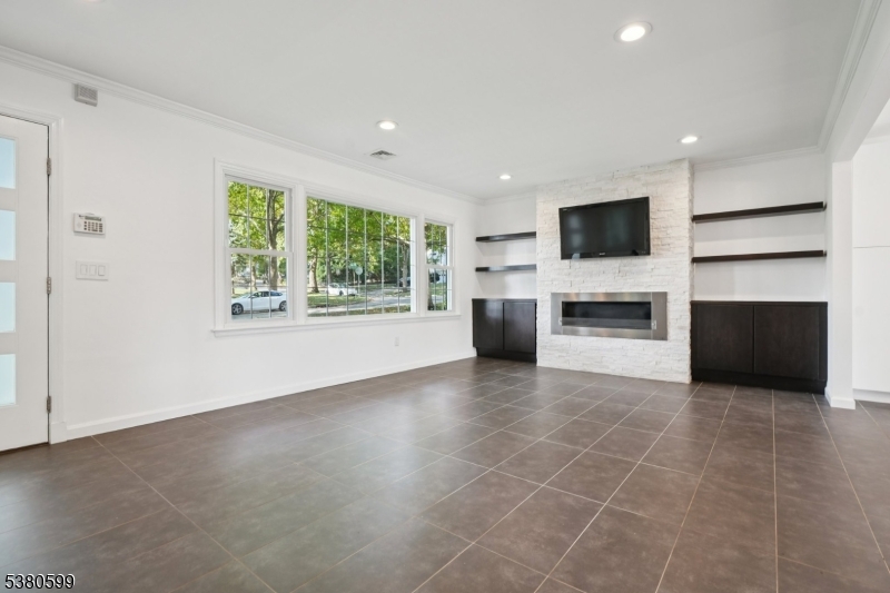 79 Townsend Drive Florham Park, NJ 07932 - Photo 4 of 20