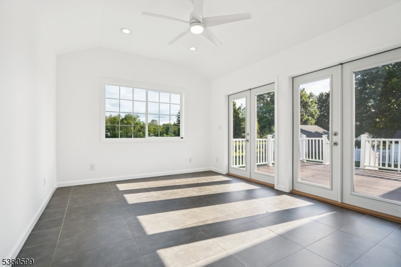 79 Townsend Drive Florham Park, NJ 07932 - Photo 8 of 20