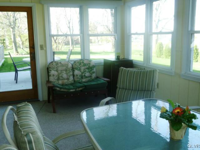 250 Ridgewood Road Easton, PA 18045 - Photo 21 of 21 a living room with furniture and a potted plant