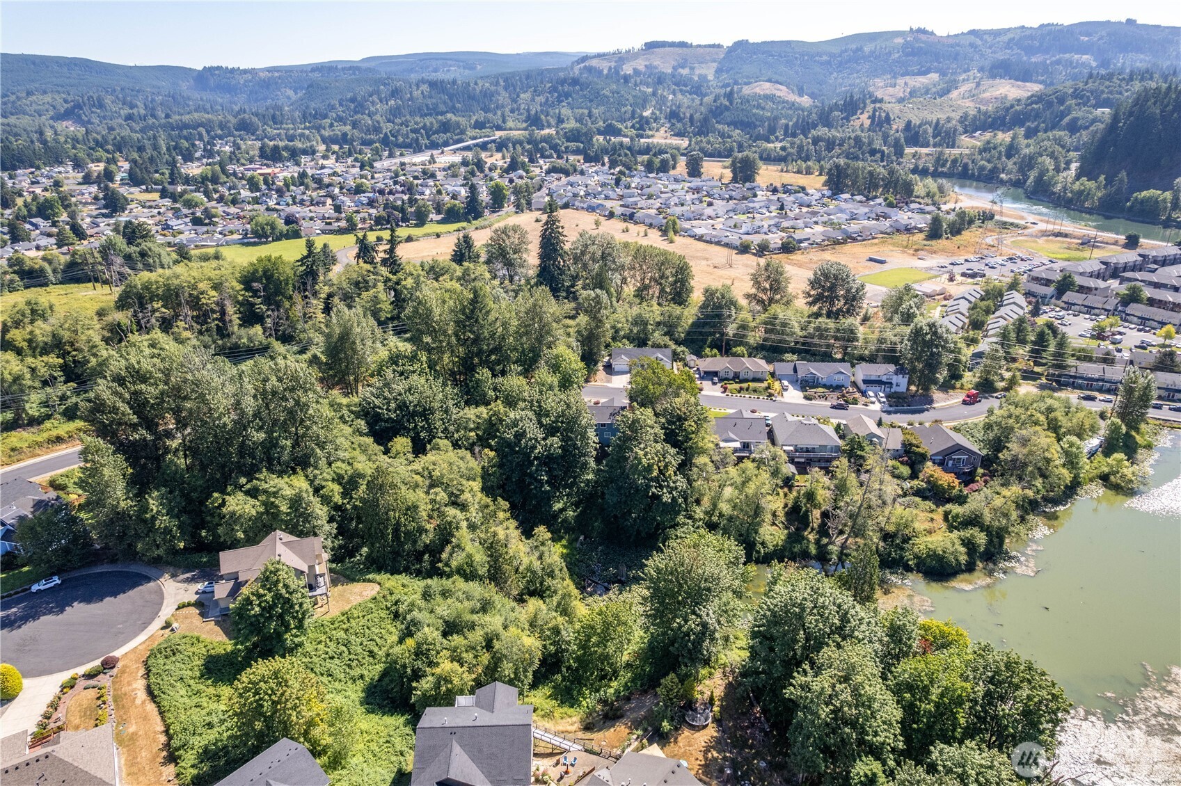 175 Shoreview Drive Kelso, WA 98626 - Photo 31 of 35 an aerial view of residential house and lake view