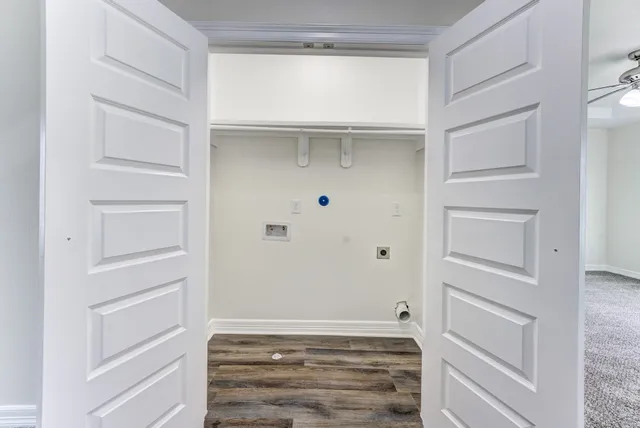 a view of walk in closet