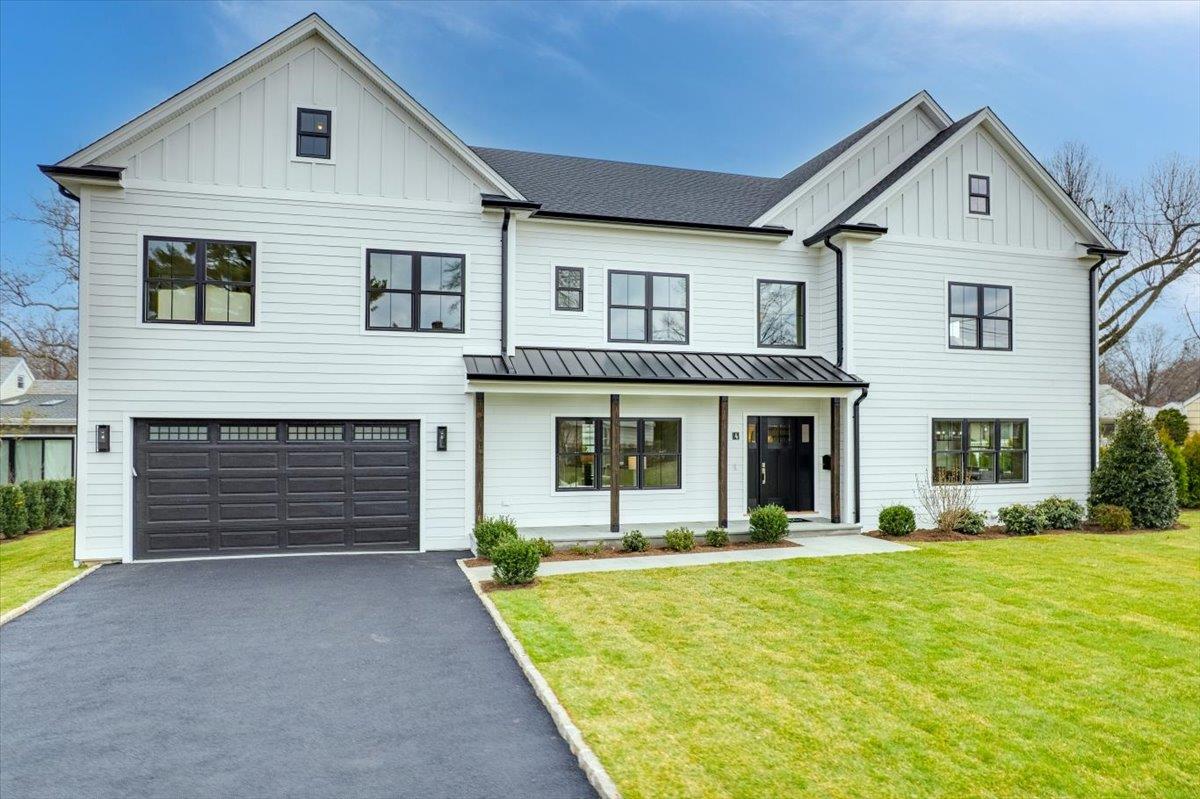 Lovely quiet block in Pelham Manor