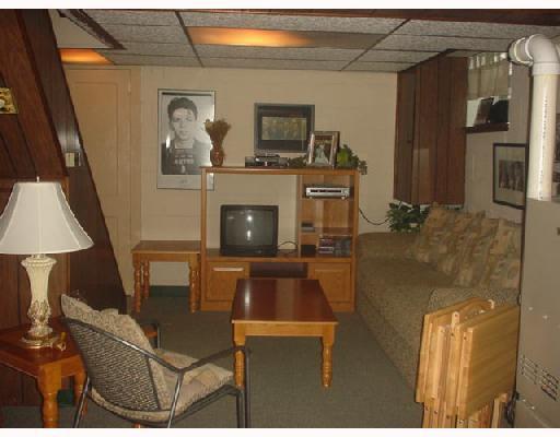 1447 Cathell Road Baldwin, PA 15236 - Photo 7 of 8 Den/Family/Great Room.