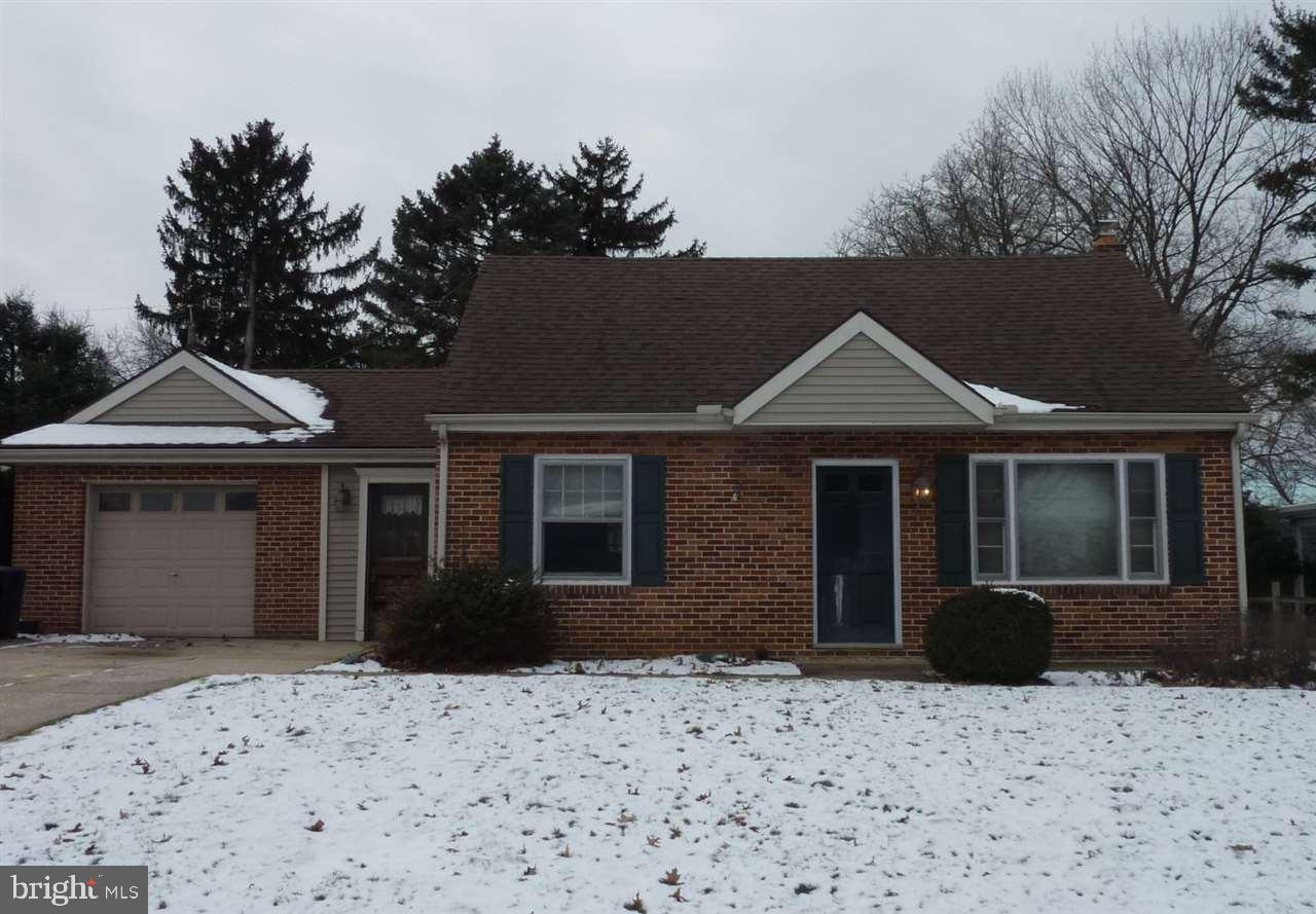 208 Greystone Road York, PA 17402 - Photo 1 of 19 Gallery Image 1